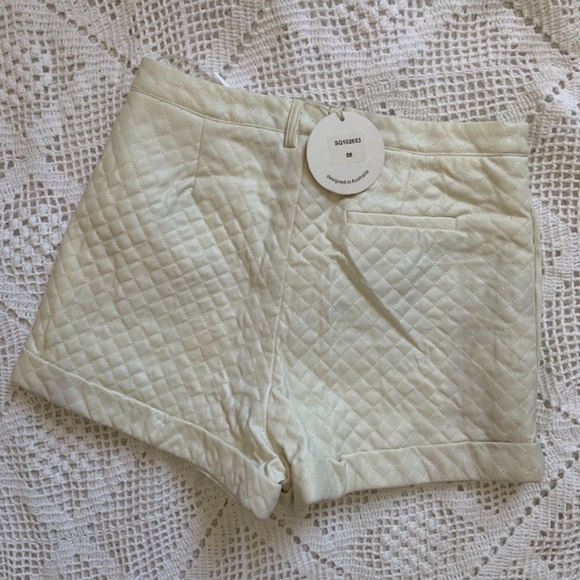 Ava white quilted shorts NWT - Picture 2 of 2